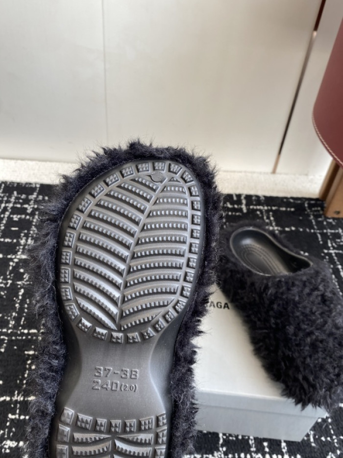 Balenciag* Sandal BS113