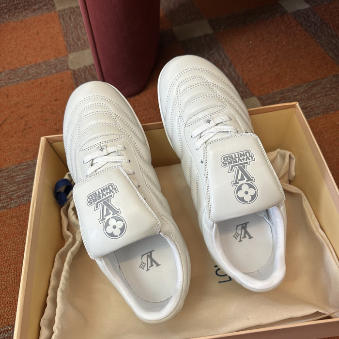 LV snekaers L0000553
