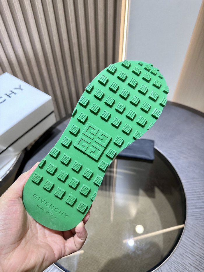 Givenchy Sneakers 660032