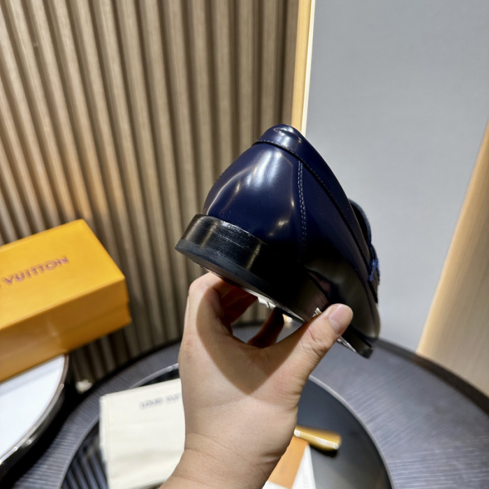 LV LOAFERS L0000611