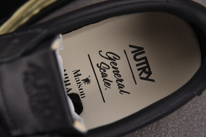 Ma1s0n MIHARA YASUHIRO SNEAKER MMYS100