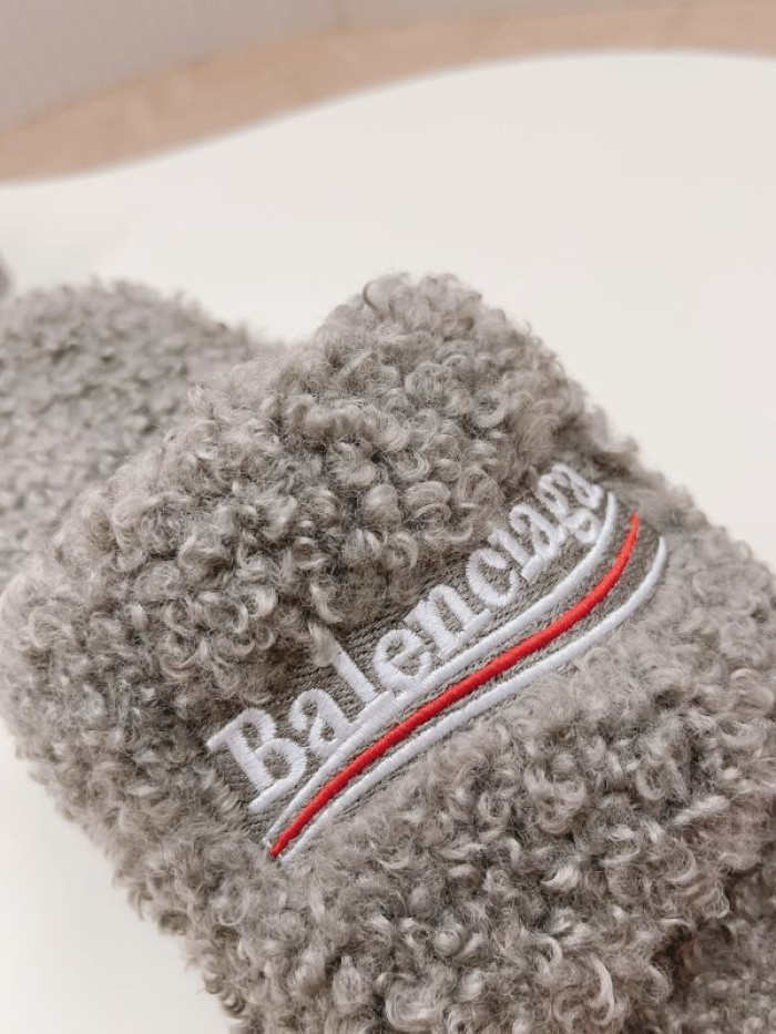 Balenciag* Sandal BS74