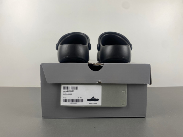 Balenciag* Sandal BS73