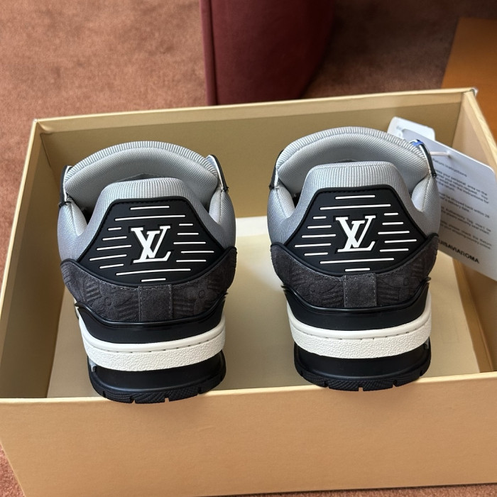 LV snekaers L0000900