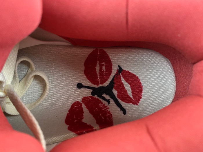 Air Jordan 4 Retro Pale Ivory Sierra Red HV0823-108