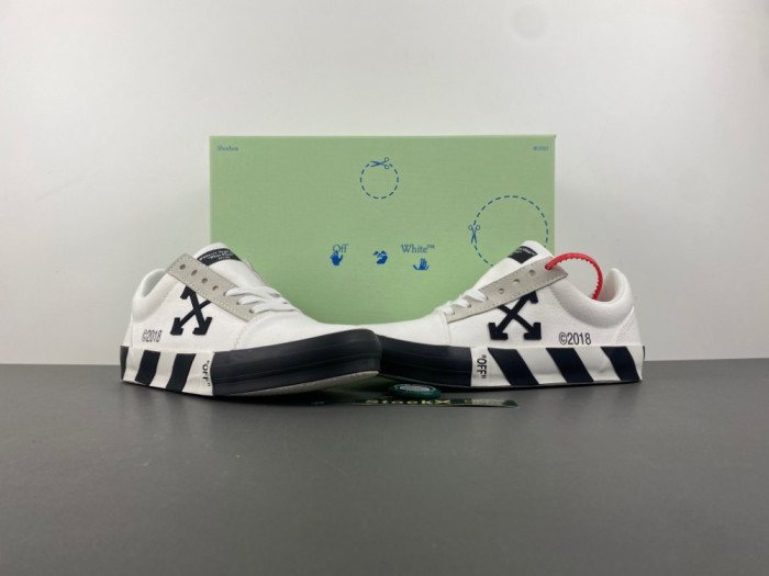 OFF-W c/o Virgil Abloh Vulc Low 1A4WTW