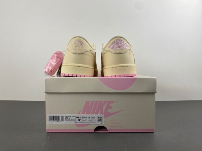 Air Jordan 1 Retro Low Travis Scott Shy Pink IQ7604-100