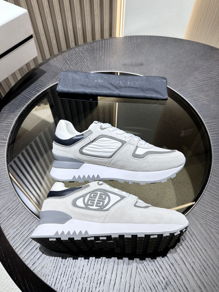 Givenchy Sneakers 660031