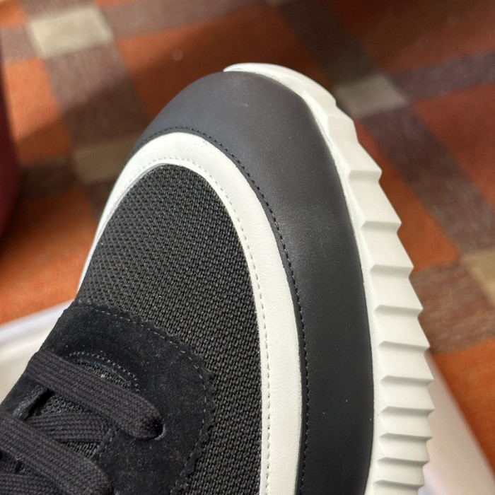 H**me5 snekaers hm033